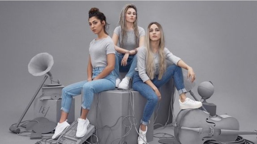 «Acrobates» : découvrez le nouveau titre du trio L.E.J !