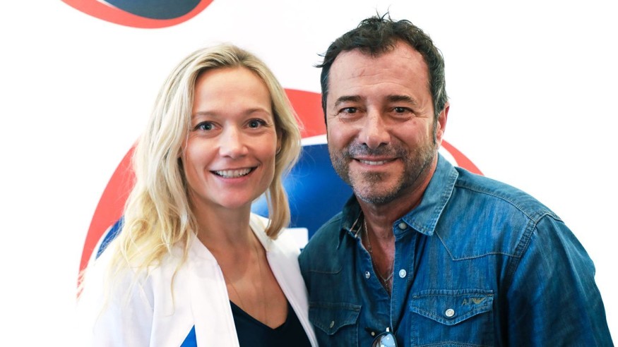 Une heure avec... : découvrez l'interview de Caroline Vigneaux par Bernard Montiel