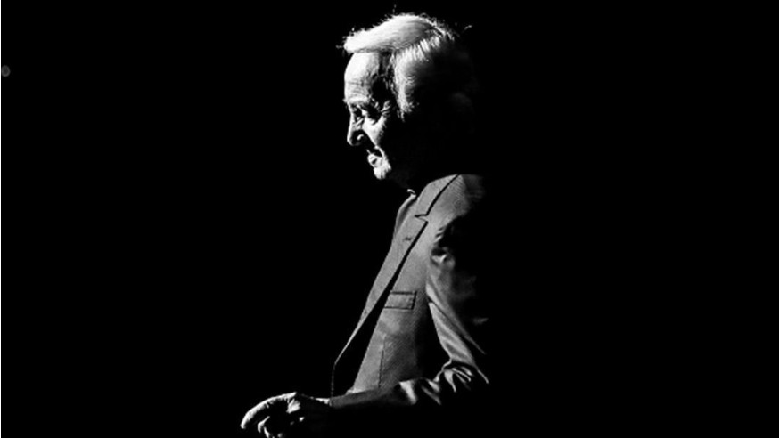 TF1 rend hommage à Aznavour avec documentaire composé d'archives personnelles