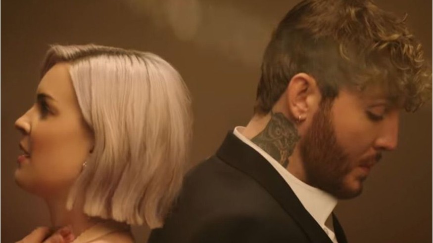 The Greatest Showman Reimagined : découvez le clip de «Rewrite the stars» par James Arthur et Anne-Marie