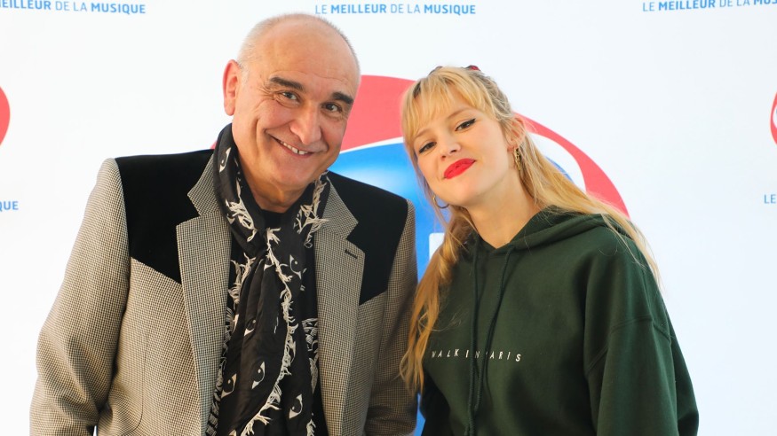Découvrez l'interview d'Angèle au micro de Pascal Nègre