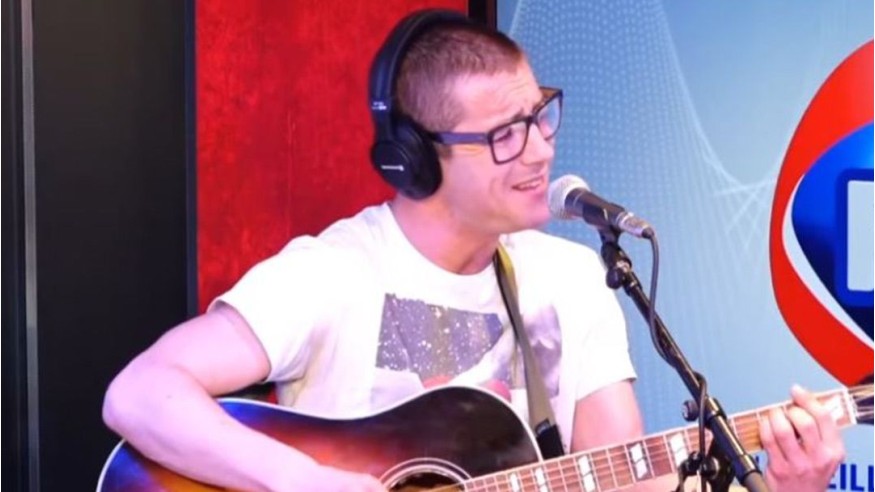 Barry Moore - HEY NOW - Session acoustique RFM