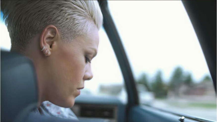 Pink dévoile le clip de son single «90 Days»