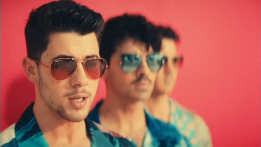 «Cool» : le clip décalé des Jonas Brothers à Miami