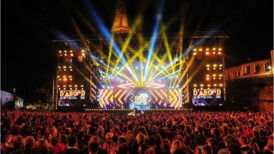 Francofolies de La Rochelle : Fanny Ardant, François Hollande et Michel Houellebecq