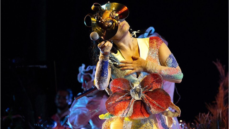 Björk présente le clip enchanteur de «Losss»