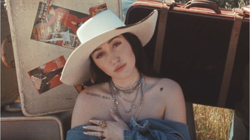 Miley Cyrus : sa petite soeur Noah Cyrus de retour avec le single «July»