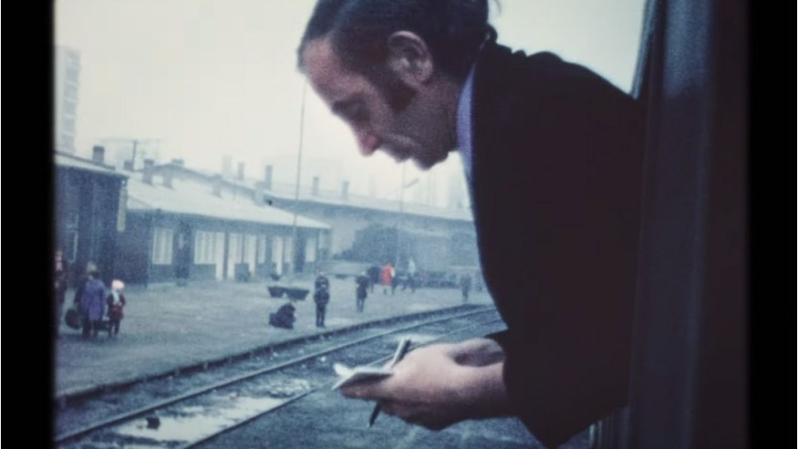 «Le Regard de Charles» : découvrez les images de la vie de Charles Aznavour