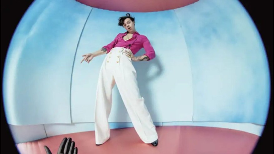 Harry Styles : son nouvel album «Fine Line» au sommet des charts mondiaux !