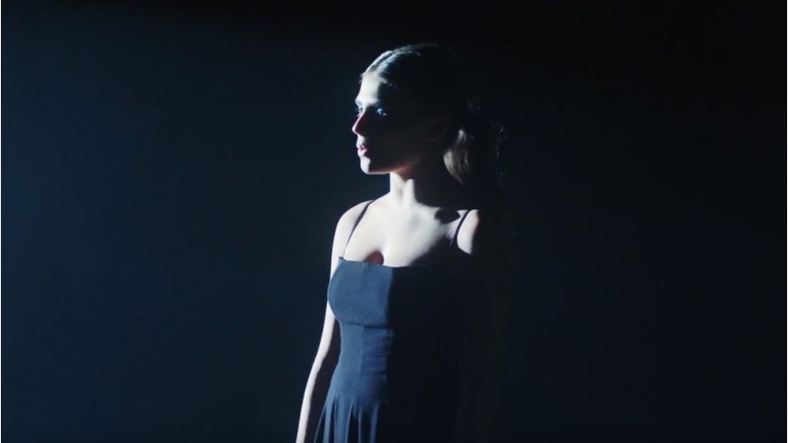 Maëlle : découvrez son nouveau single «L'Effet de Masse»