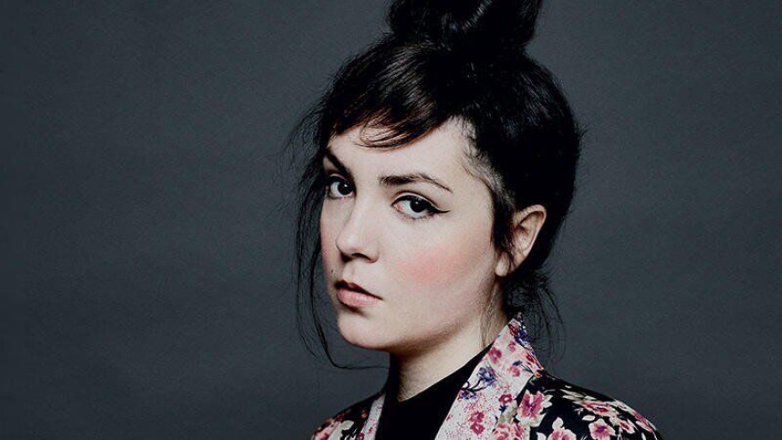 Hoshi : de nouveaux concerts s'ajoutent à la tournée !