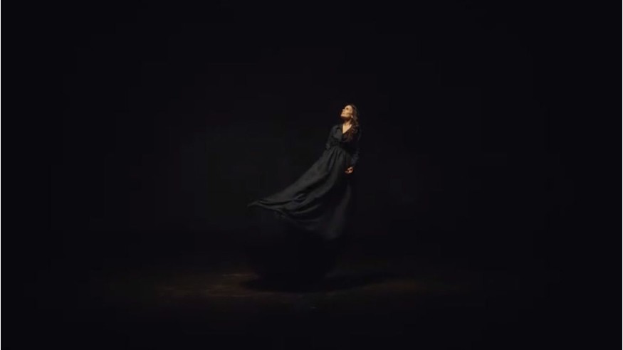 Yael Naim révèle le titre «Shine» avec un clip