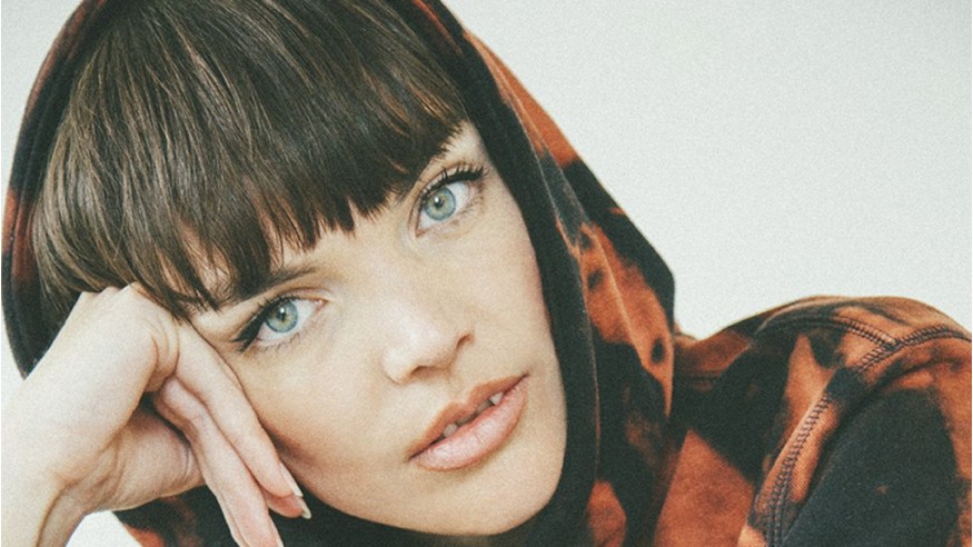 NEA se confie sur son parcours et le succès de «Some Say» au micro de RFM.fr