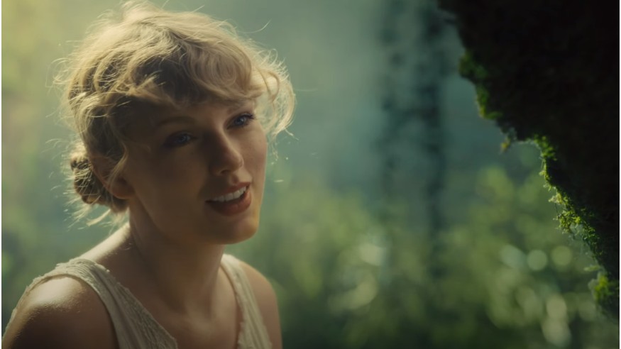 «folklore» : Taylor Swift sort un album surprise de 16 titres