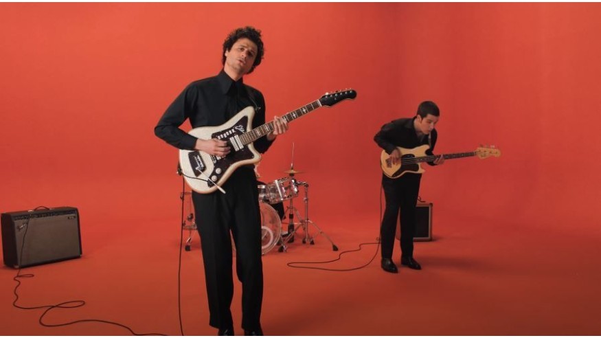 Adrien Gallo : son nouveau single « Chut » et le clip enfin disponibles !