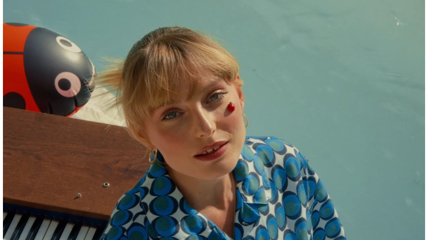 Janie : Ecoutez « Piano coccinelle » son nouveau single !