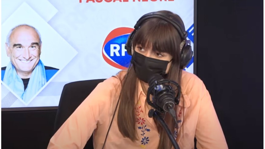 Découvrez l'interview de Clara Luciani au micro de Pascal Nègre