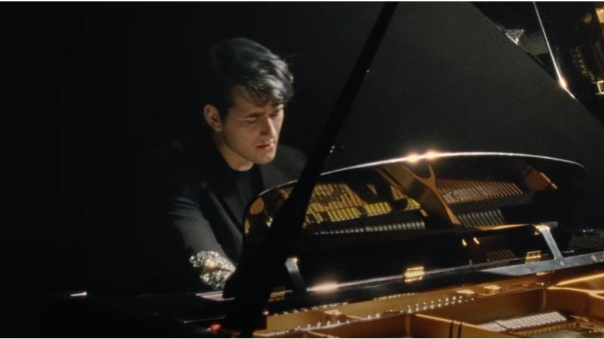 Gjon's Tears: découvrez son nouveau single «Silhouette»