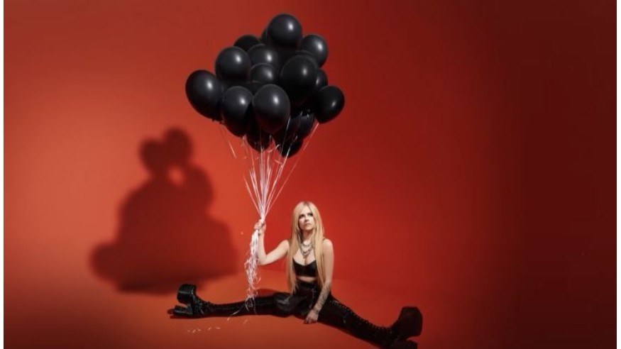 Avril Lavigne confirme une réédition 20e anniversaire de son album « Let Go »