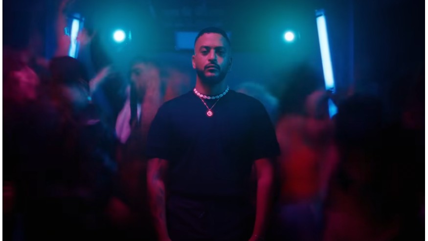 Slimane dévoile le clip de « La Recette » !
