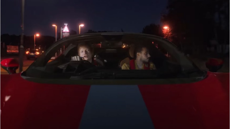 Russ et Ed Sheeran dévoilent le tube « Are You Entertained » !