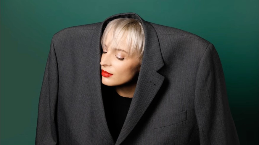 Madame Monsieur: Emilie et Jean-Karl font leur retour avec le titre « Les Autres On Verra »