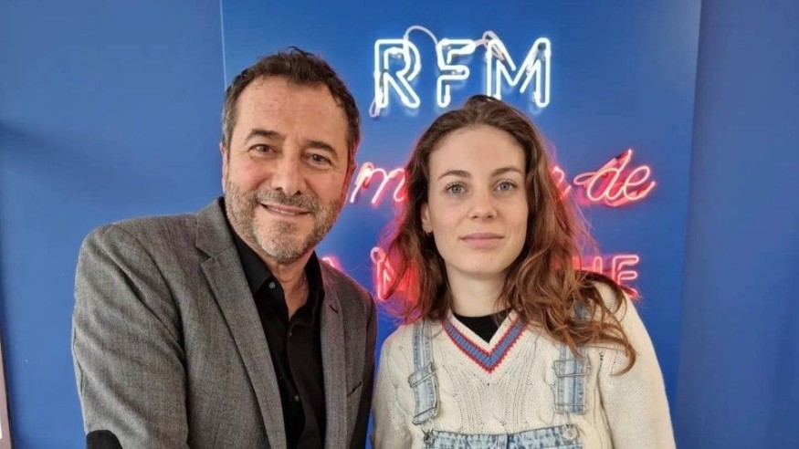 Adé : découvrez son interview avec Bernard Montiel