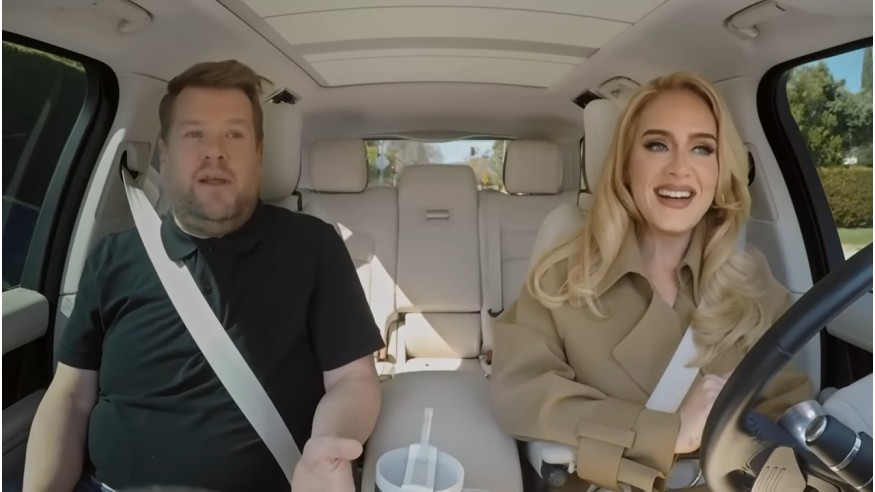 Pour la fin du célèbre "Carpool Karaoke", Adele fait une surprise à James Corden