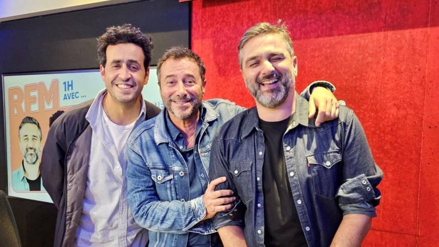 Découvrez l'interview de Olivier Nakache et Jonathan Cohen au micro de Bernard Montiel
