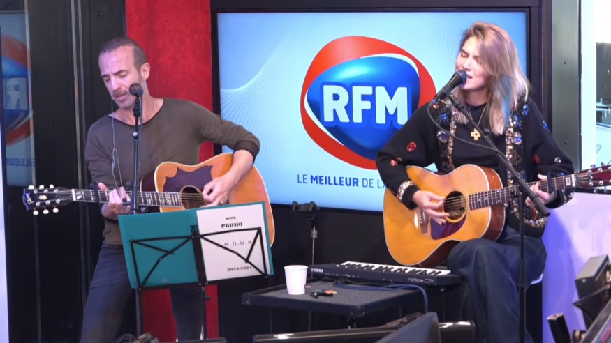 Calogero : découvrez son live pour "Le Hall des départs" extrait de son nouvel album A.M.O.U.R