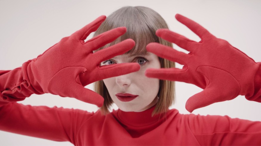 Marie-Flore sans fard dans le clip de "20 ans"