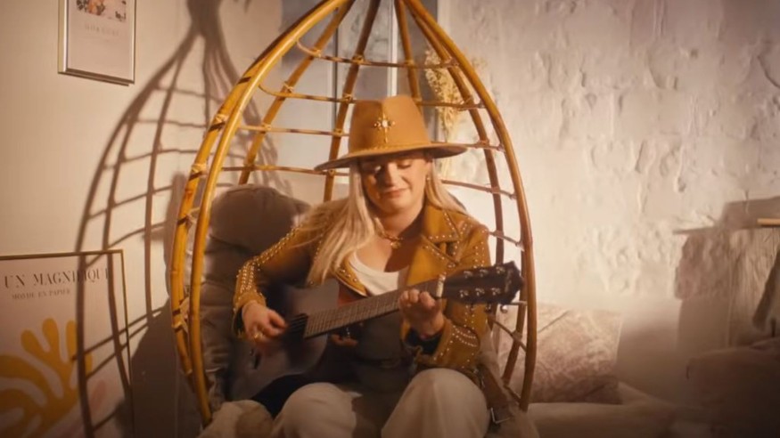 Nouveau clip pour Eloiz avec comme réalisatrice... Lorie !