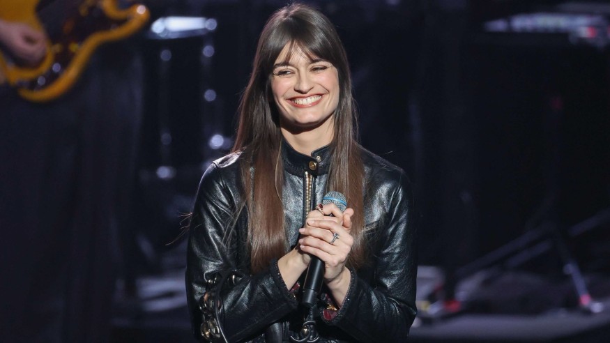 Clara Luciani nous donne du "courage"